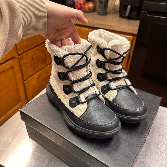 Sorel Explorer II Joan Cozy Boots - Picture 4 of 6